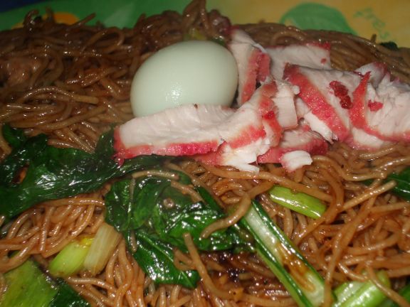 What's on my plate at the famous Mie Pangsit 99
